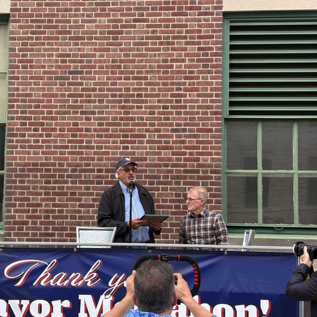 Mayor Bob 33 Years 5